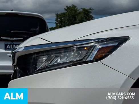 Used 2018 Honda Accord LX image 9