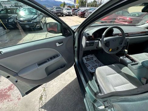 Used 2005 Ford Five Hundred SEL FWD image 11