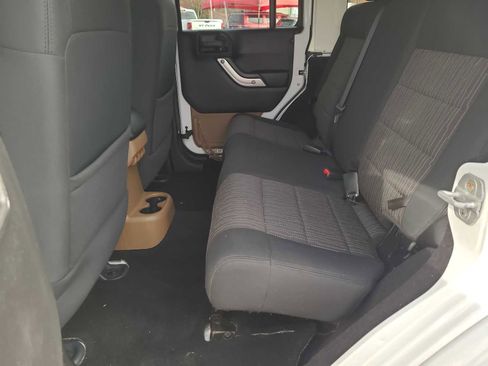 Used 2012 Jeep Wrangler Unlimited Sahara w/ Connectivity Group image 21