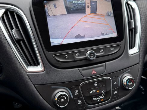 Used 2016 Chevrolet Malibu LT image 12