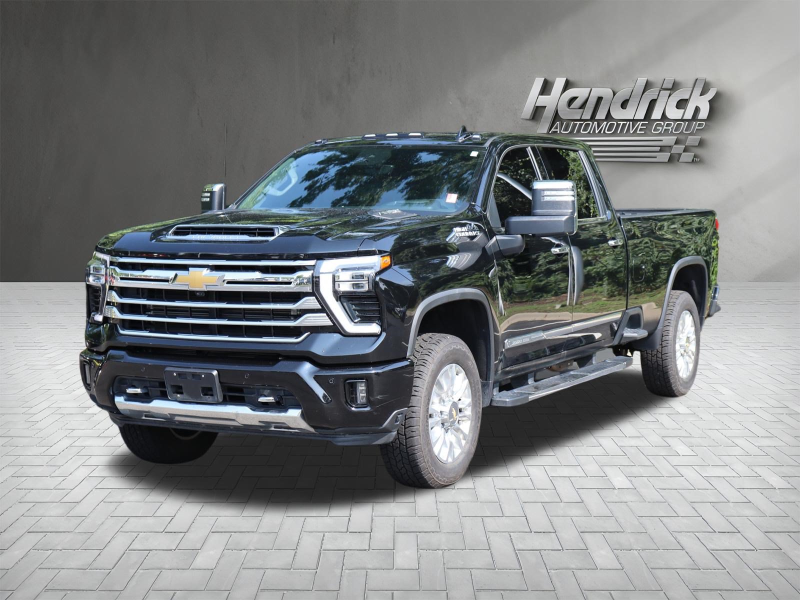 Used 2024 Chevrolet Silverado 3500 High Country w/ Technology Package AWD/4WD image 5