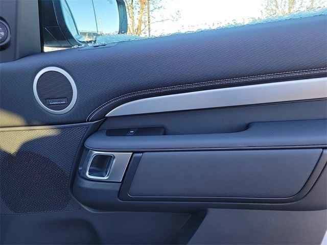 New 2025 Land Rover Discovery Dynamic SE AWD/4WD image 21
