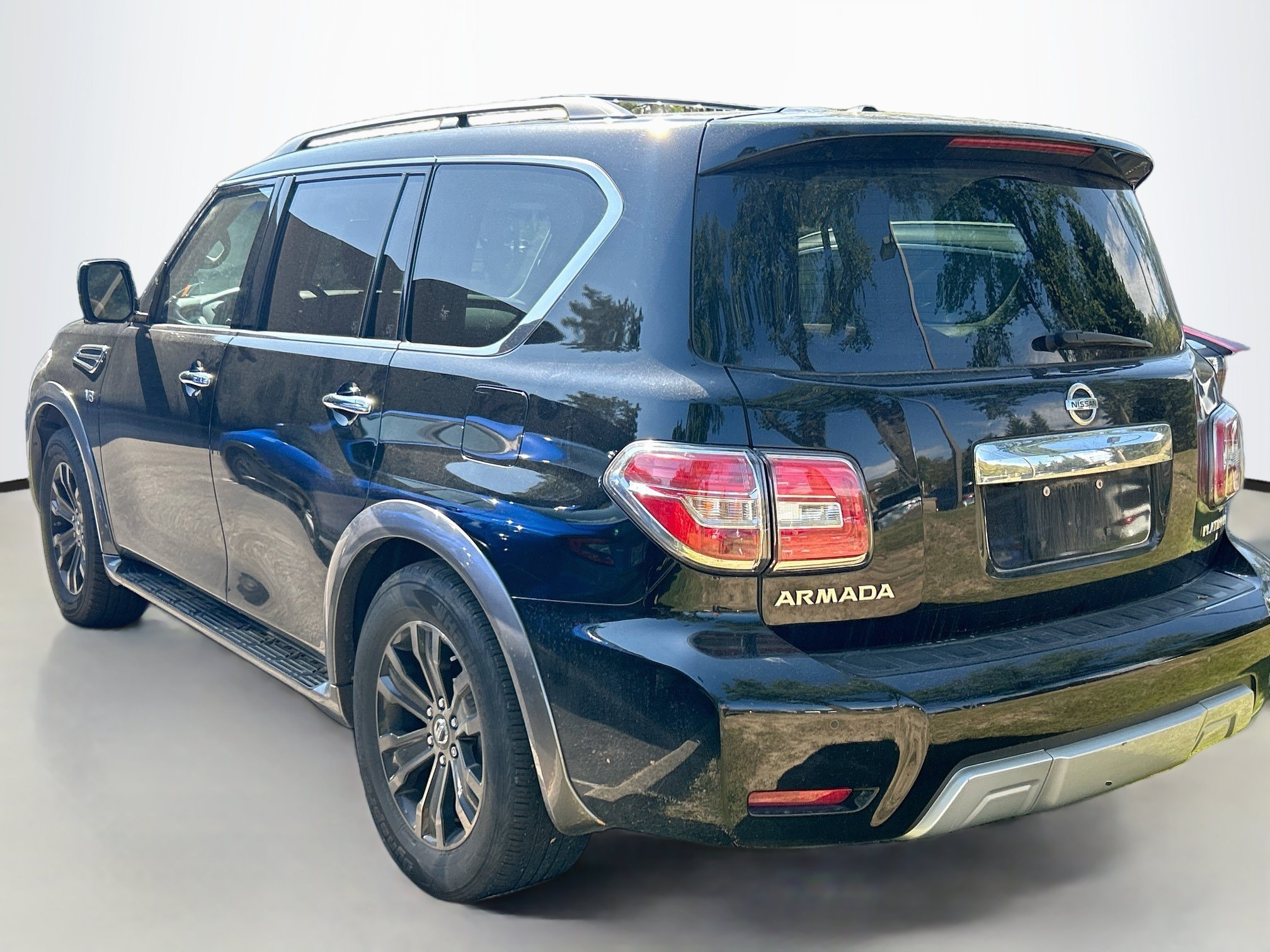 Used 2017 Nissan Armada Platinum AWD/4WD image 3