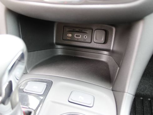 Used 2022 Chevrolet Equinox RS w/ RS Leather Package AWD/4WD image 26