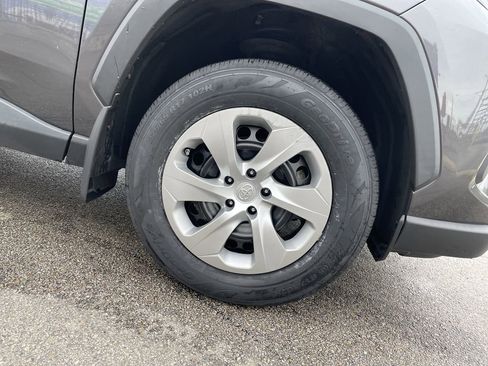 Certified 2021 Toyota RAV4 LE AWD/4WD image 11