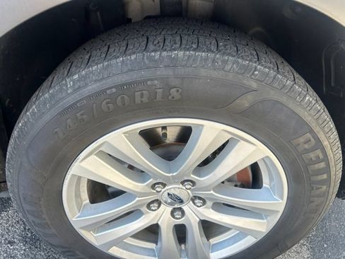 Used 2018 Ford Explorer XLT w/ Equipment Group 202A AWD/4WD image 4