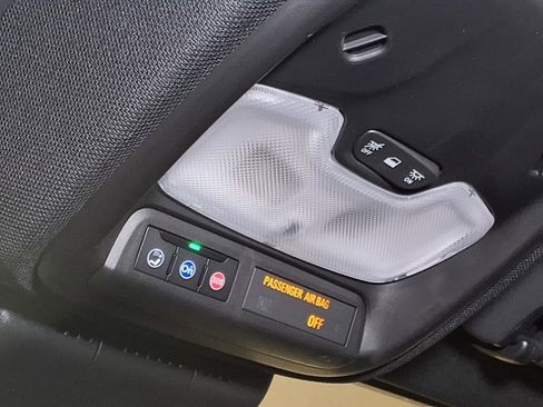 New 2025 GMC Canyon Elevation w/ Technology Package image 19