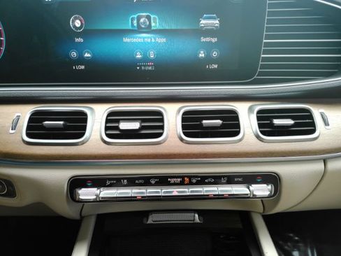 Used 2021 Mercedes-Benz GLE 350 w/ Premium Package image 46