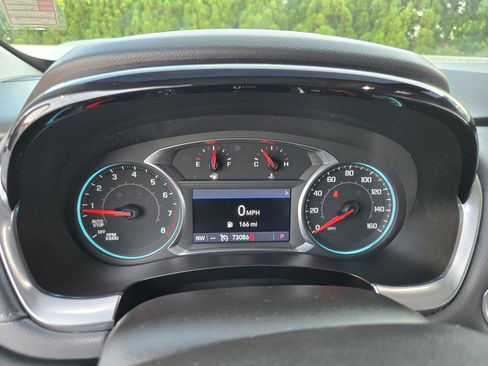 Used 2020 Chevrolet Traverse LT FWD image 18