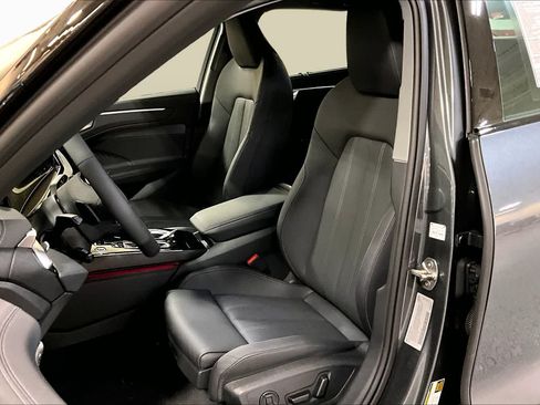 New 2026 Audi A6 Premium Plus AWD/4WD image 9