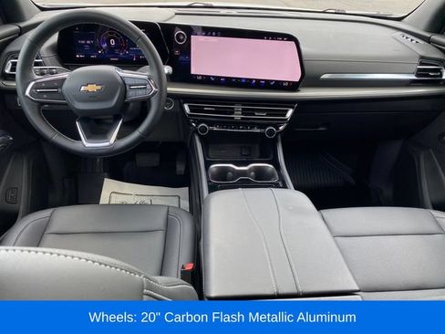 Used 2025 Chevrolet Traverse LT w/ Sun and Wheel Package AWD/4WD image 5