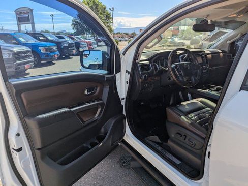 Used 2018 Nissan Titan Platinum Reserve w/ Platinum Utility Package AWD/4WD image 8