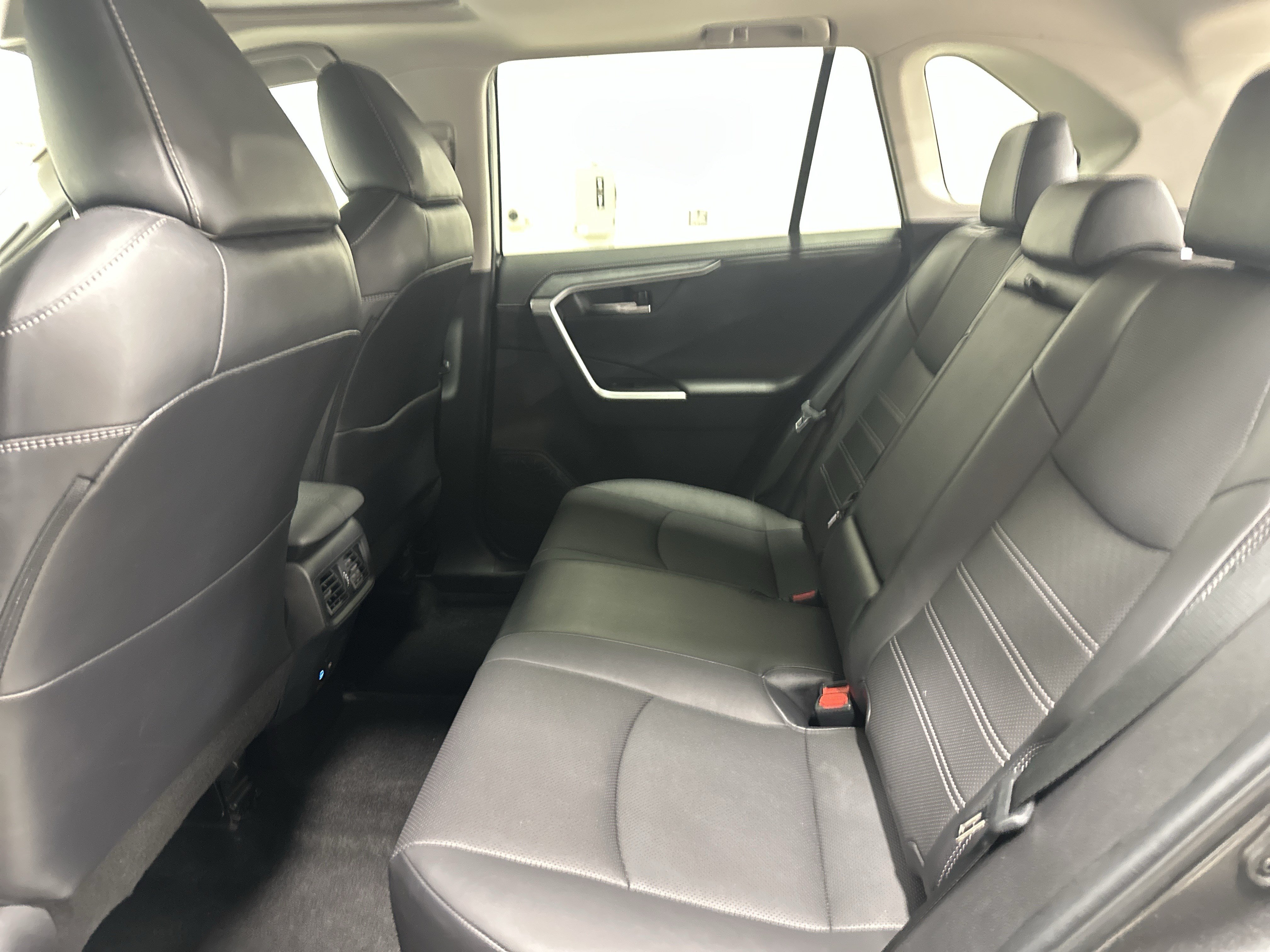 Used 2022 Toyota RAV4 Limited w/ Limited Grade Weather Package AWD/4WD image 31