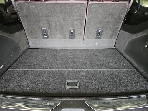 Used 2024 Cadillac Escalade ESV V w/ LPO, ONYX Package image 32