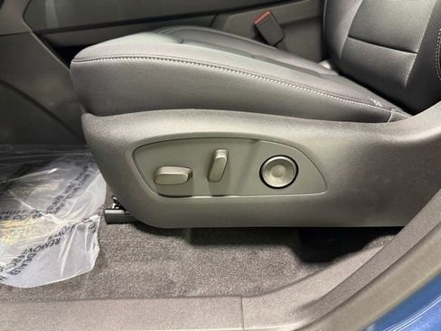 New 2026 Chevrolet Traverse LT image 14