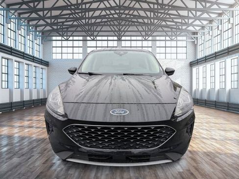 Used 2020 Ford Escape SE image 9