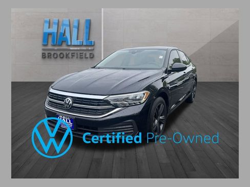Certified 2024 Volkswagen Jetta SE w/ Panoramic Sunroof Package FWD image 1