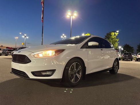 Used 2016 Ford Focus SE FWD image 15