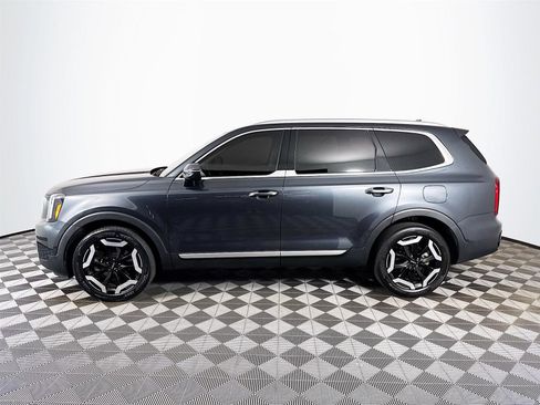Certified 2023 Kia Telluride S image 8