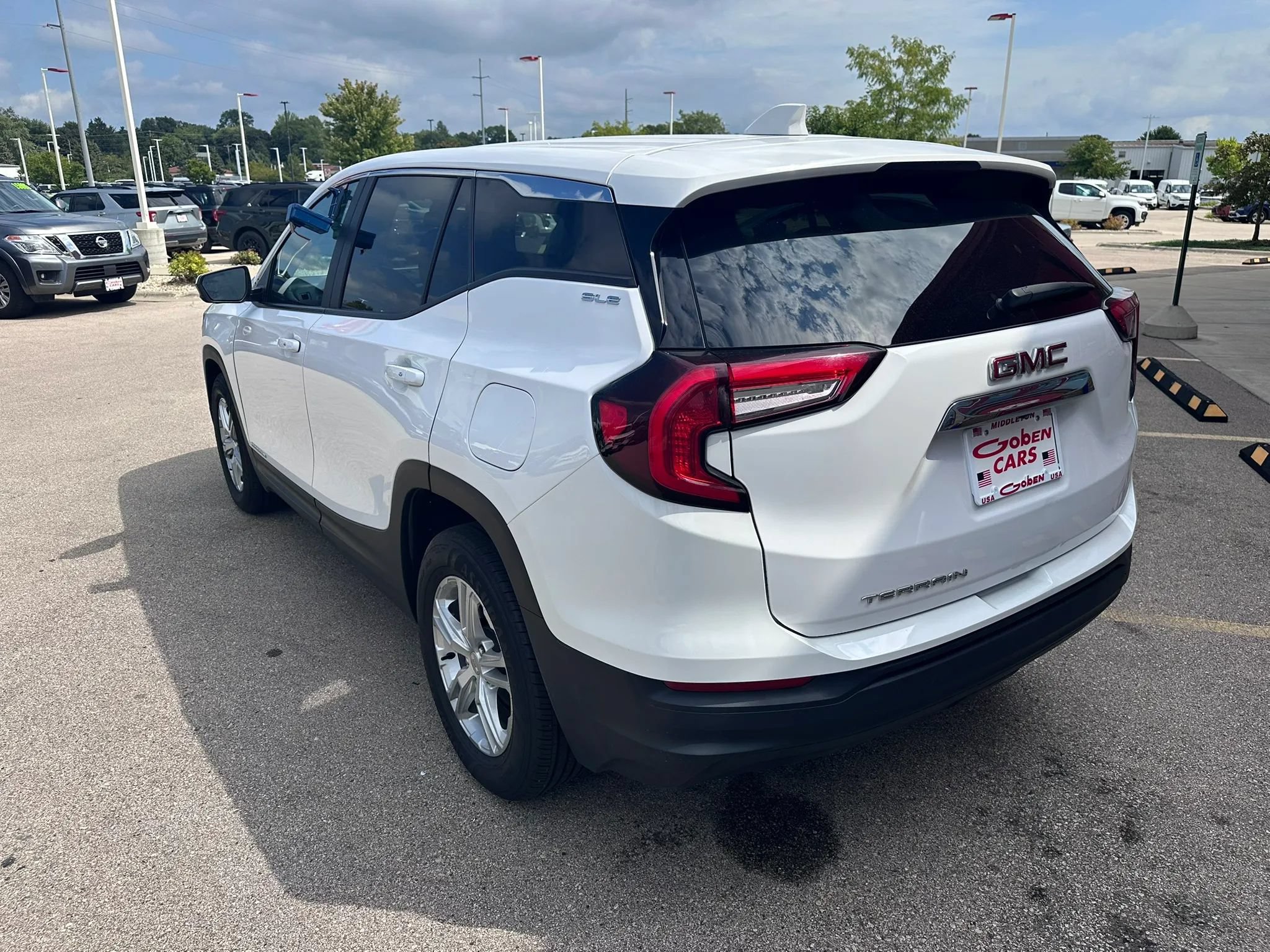 Used 2023 GMC Terrain SLE w/ LPO, Floor Liner Package FWD image 8