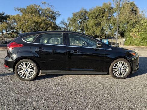 Used 2018 Ford Focus Titanium image 8