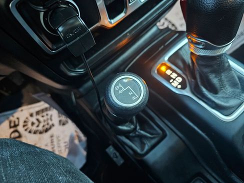 Used 2020 Jeep Wrangler Unlimited Sport image 27