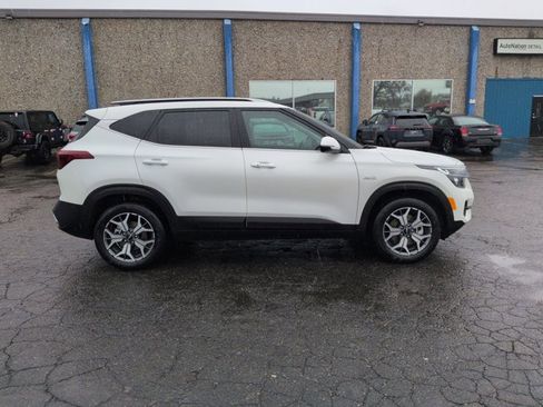 Used 2023 Kia Seltos EX image 4