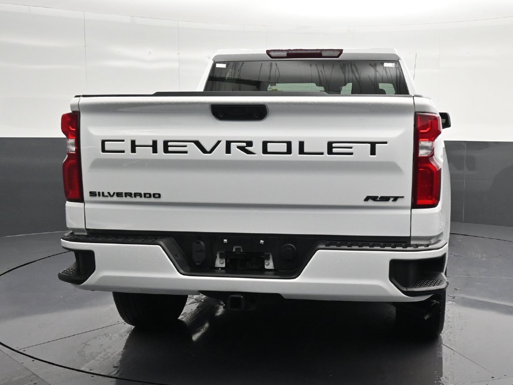Used 2024 Chevrolet Silverado 1500 RST w/ Dark Appearance Package RWD image 2