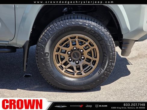 Used 2023 Toyota Tacoma TRD Sport AWD/4WD image 9
