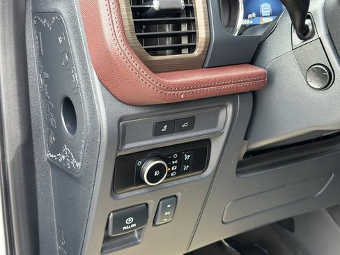 Used 2024 Ford Expedition Max Limited image 26