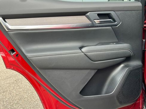 New 2026 GMC Terrain Denali w/ LPO, Floor Liner Package image 36