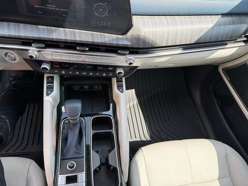 Used 2025 Kia Telluride EX w/ EX Captain's Chair Package FWD image 21