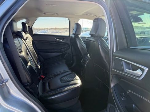 Used 2024 Ford Edge Titanium image 17