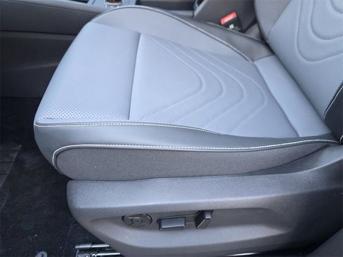 New 2026 Volkswagen Tiguan SE R-Line image 19