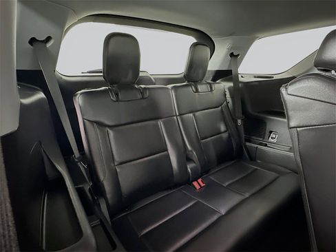 Used 2024 Ford Explorer XLT w/ Equipment Group 202A image 25