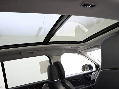 New 2026 Lincoln Aviator Reserve image 17