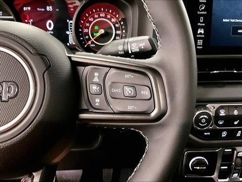 Used 2025 Jeep Gladiator Sport AWD/4WD image 27