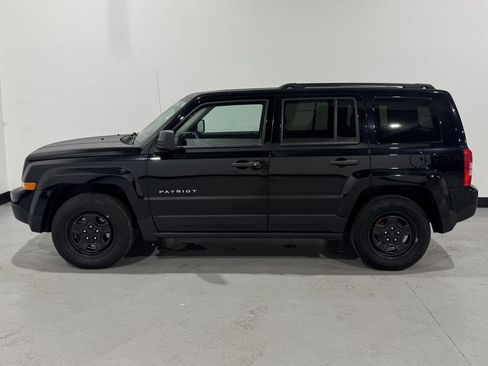 Used 2016 Jeep Patriot Sport FWD image 11