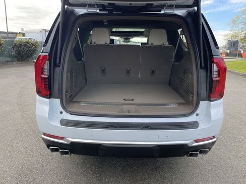 New 2026 GMC Yukon XL Denali w/ Denali Reserve Package image 27