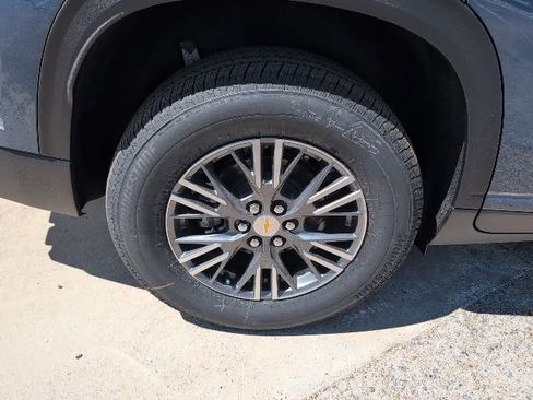New 2026 Chevrolet Traverse LT w/ Driver Confidence Package FWD image 3