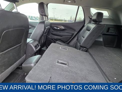 Used 2024 GMC Terrain SLT image 13