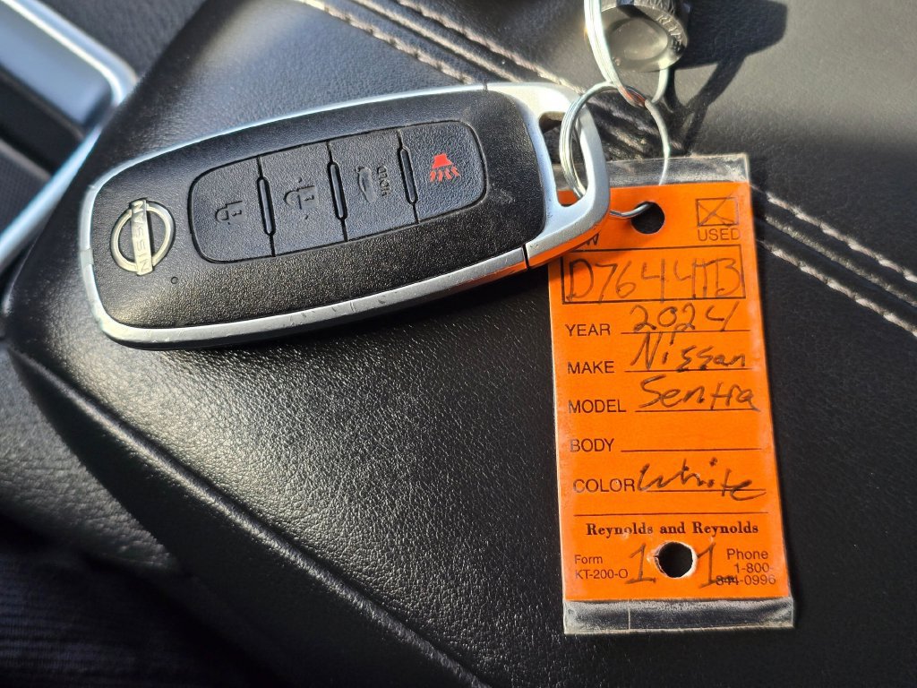 Used 2024 Nissan Sentra SV FWD image 30