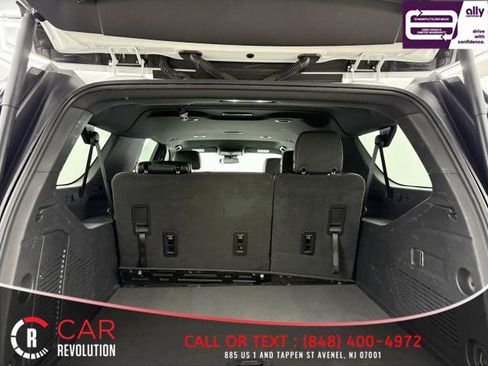Used 2024 GMC Yukon XL SLT image 7