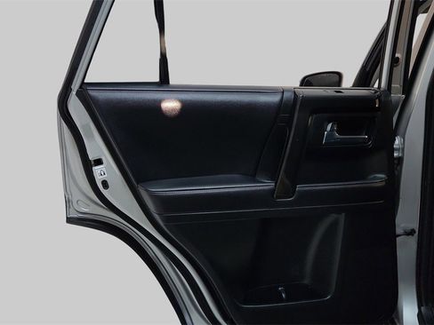 Used 2018 Toyota 4Runner TRD Off-Road image 35