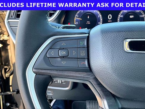 Used 2025 Jeep Grand Cherokee Limited AWD/4WD image 15