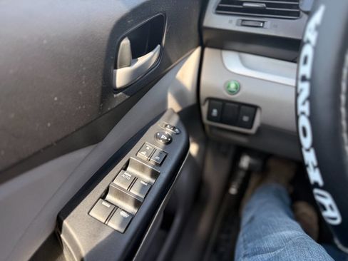 Used 2014 Honda CR-V LX image 33
