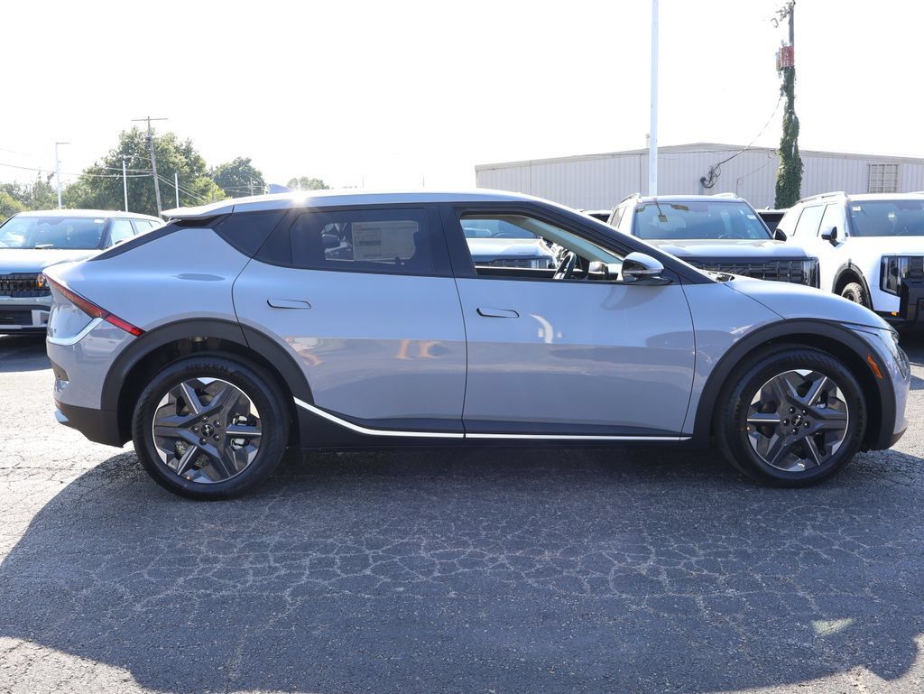 New 2026 Kia EV6 Light AWD/4WD image 7