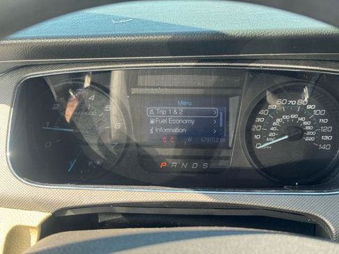 Used 2015 Ford Taurus SE FWD image 16