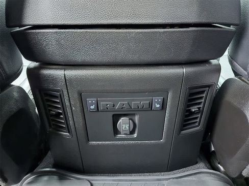 Used 2019 RAM 1500 Laramie image 13