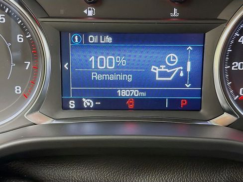 Used 2023 GMC Acadia SLE w/ Driver Convenience Package image 30